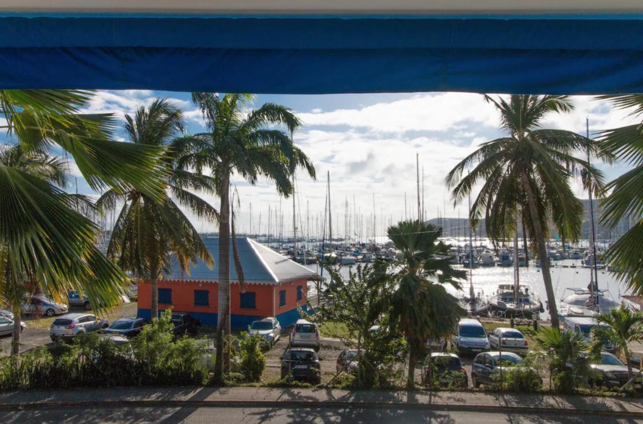 Un Pied-A-Terre Face A La Marina Apartment Le Marin Exterior photo